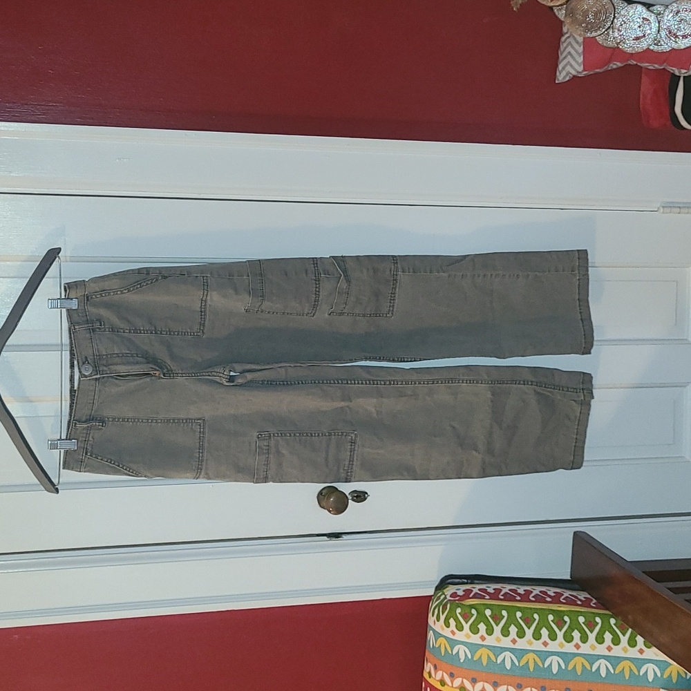 No Boundaries Women's Green Khaki Cargo Pants